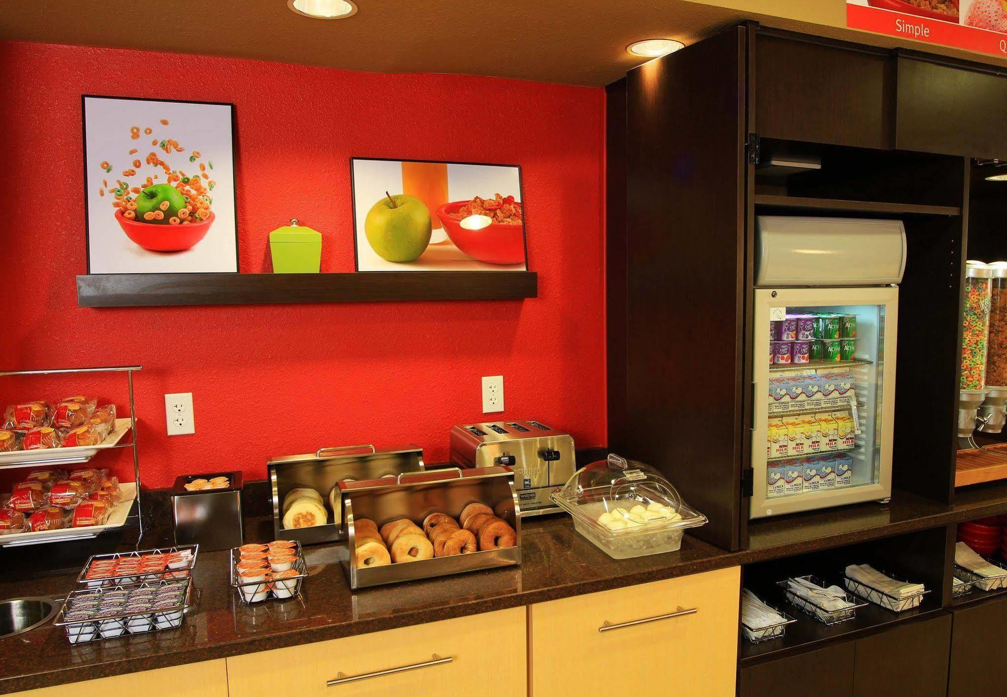 Towneplace Suites By Marriott East Lansing Restaurante foto